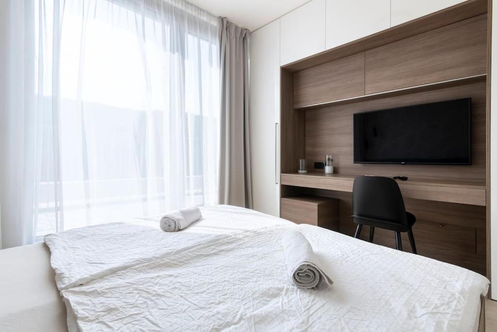 Appartamento Spacious Floor Flat, Air Conditioning, Free Parking, 200mb Wifi